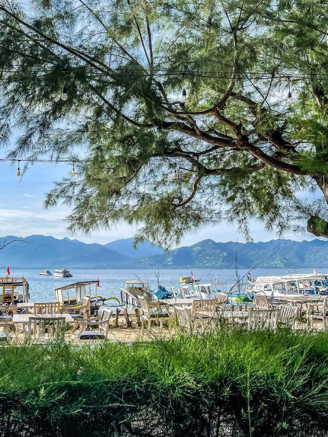 Serenity Luxurious Beachfront Villa & Spa With Private Infinity Pool, 8 Guests Gili Air Exteriér fotografie