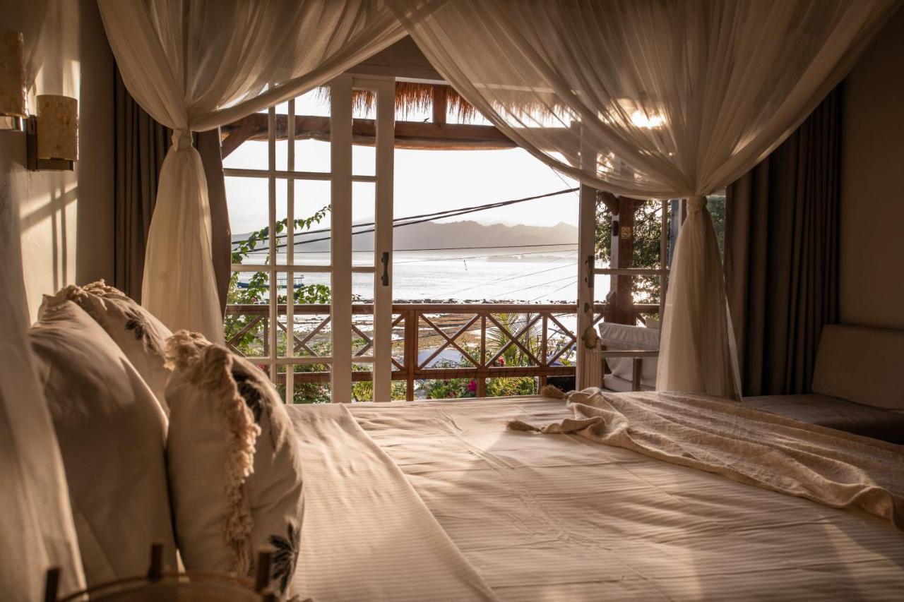 Serenity Luxurious Beachfront Villa & Spa With Private Infinity Pool, 8 Guests Gili Air Exteriér fotografie