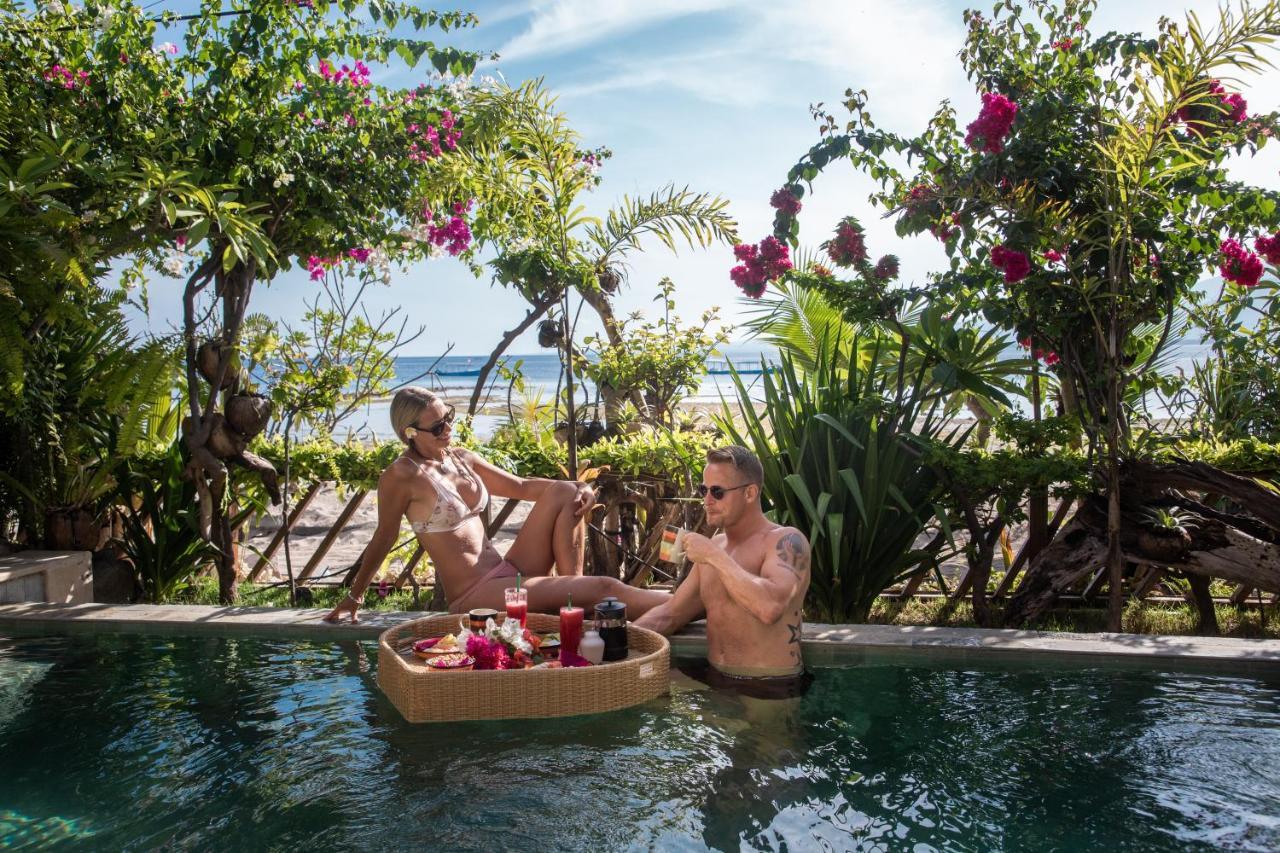 Serenity Luxurious Beachfront Villa & Spa With Private Infinity Pool, 8 Guests Gili Air Exteriér fotografie